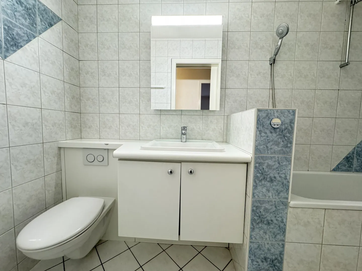 Appartement Charmant avec Balcons - Photo 9 sur 10