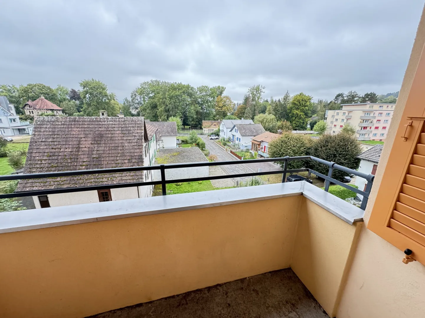 Appartement Charmant avec Balcons - Photo 3 sur 10