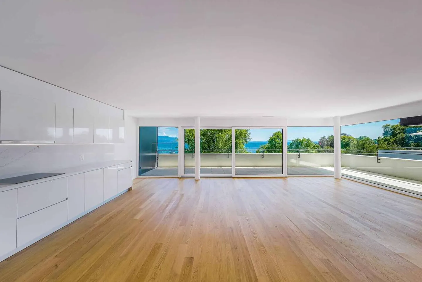 Luxuriöse 4.5-Zimmer-Wohnung mit überdachtem Balkon - Foto 1 von 13