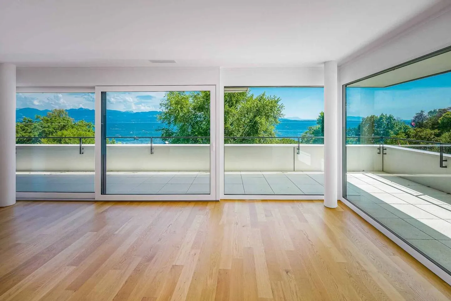 Luxuriöse 4.5-Zimmer-Wohnung mit überdachtem Balkon - Foto 3 von 13