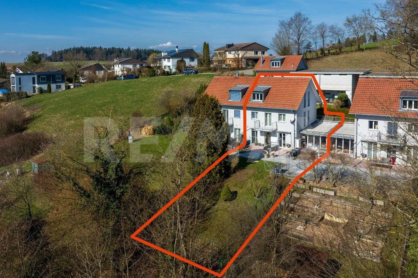 Casa unifamiliare bifamiliare con giardino d'inverno - Foto 1 di 12