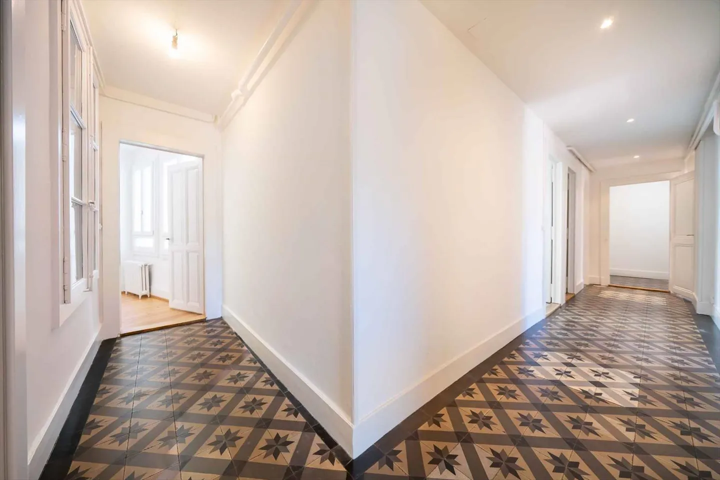 Spacieux appartement de 4.5 pièces en plein centre-ville - Photo 10 sur 11