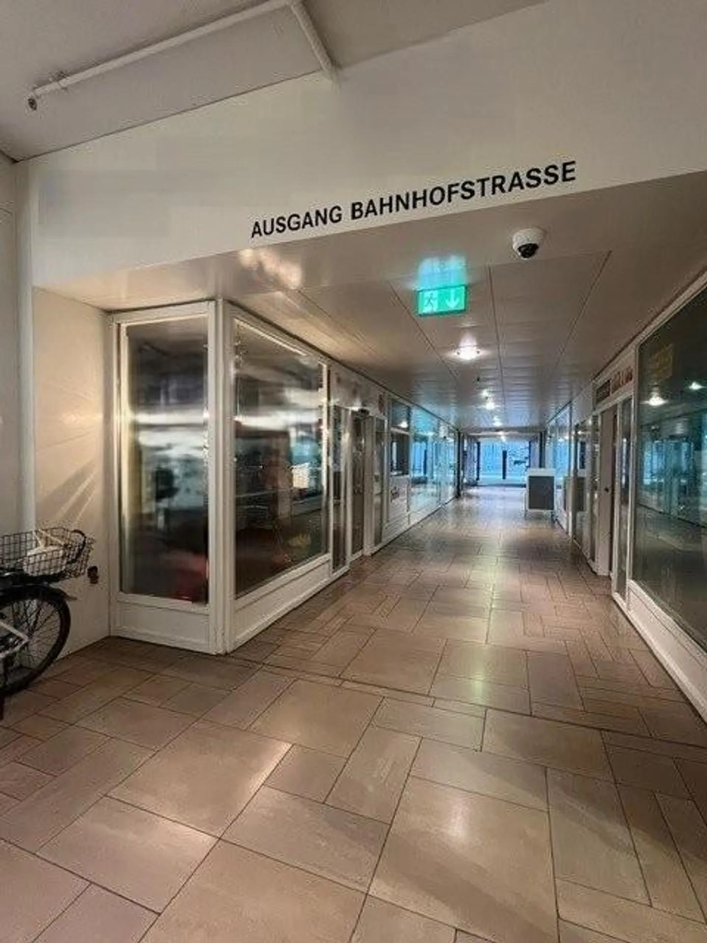 Spazio di vendita in posizione privilegiata al City Märt Aarau - Foto 4 di 11