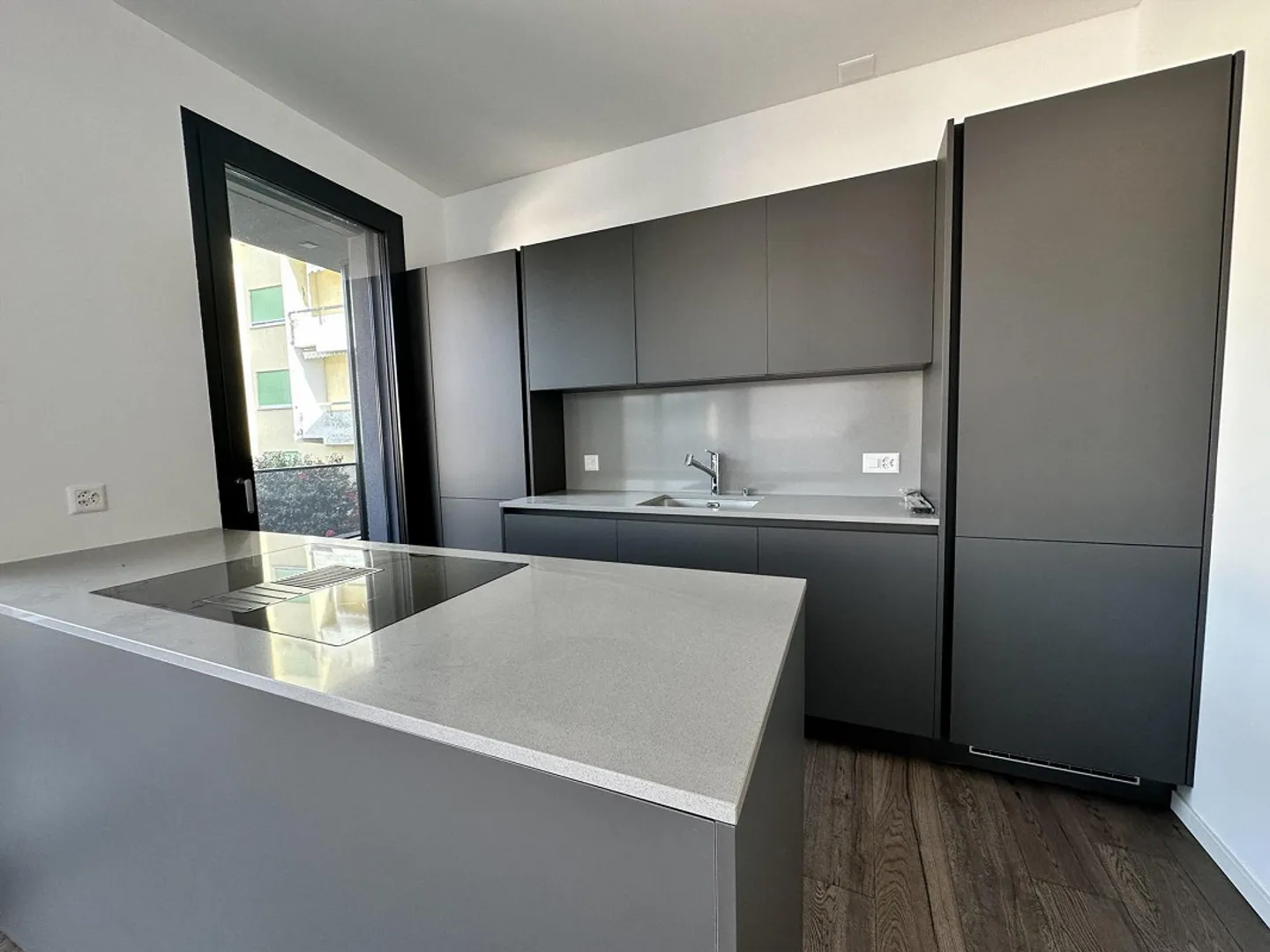 STUNNING AND MODERN 2.5-ROOM APARTMENT WITH LARGE TERRACE IN CANOBBIO - Photo 1 of 10