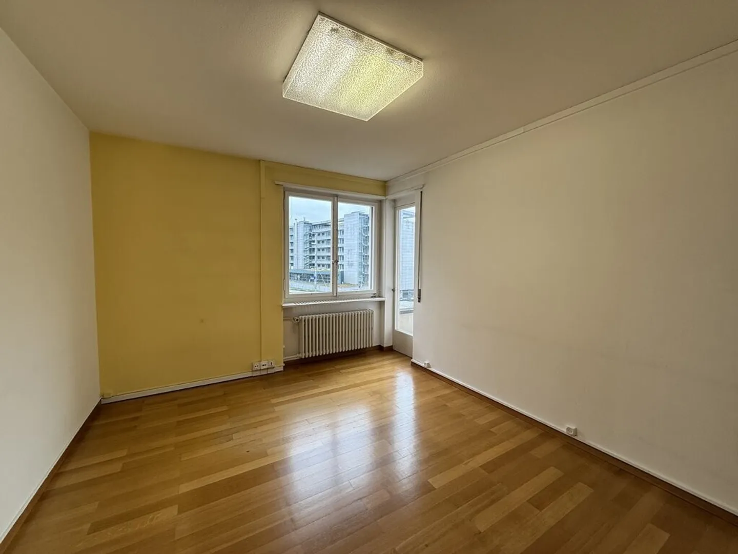 Spazio commerciale direttamente alla stazione ferroviaria di Zug - Foto 2 di 12