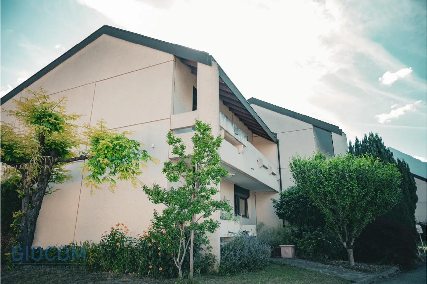 Family villa with garden just steps from Martigny train station - Photo 2 of 18