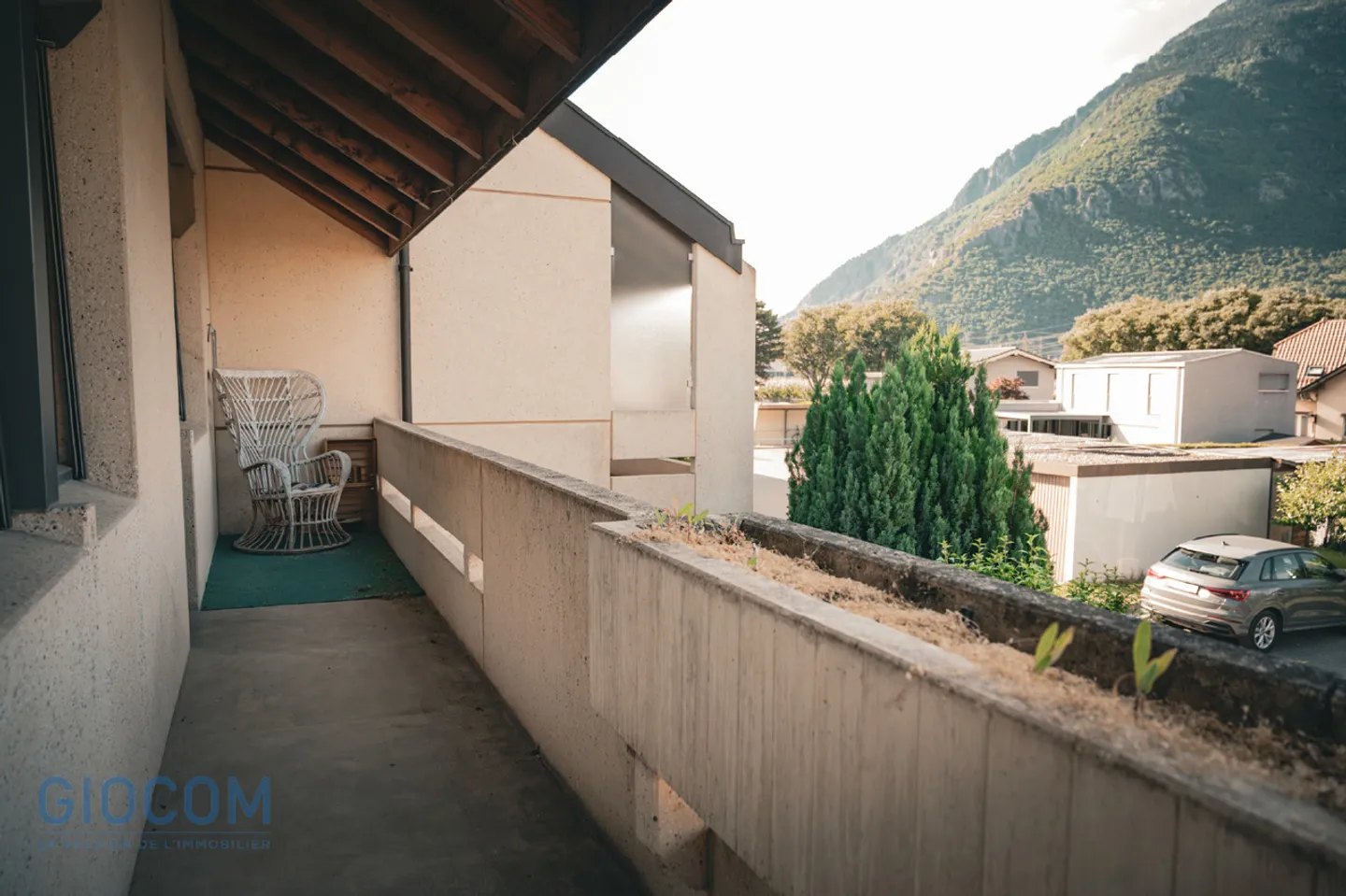 Family villa with garden just steps from Martigny train station - Photo 3 of 18