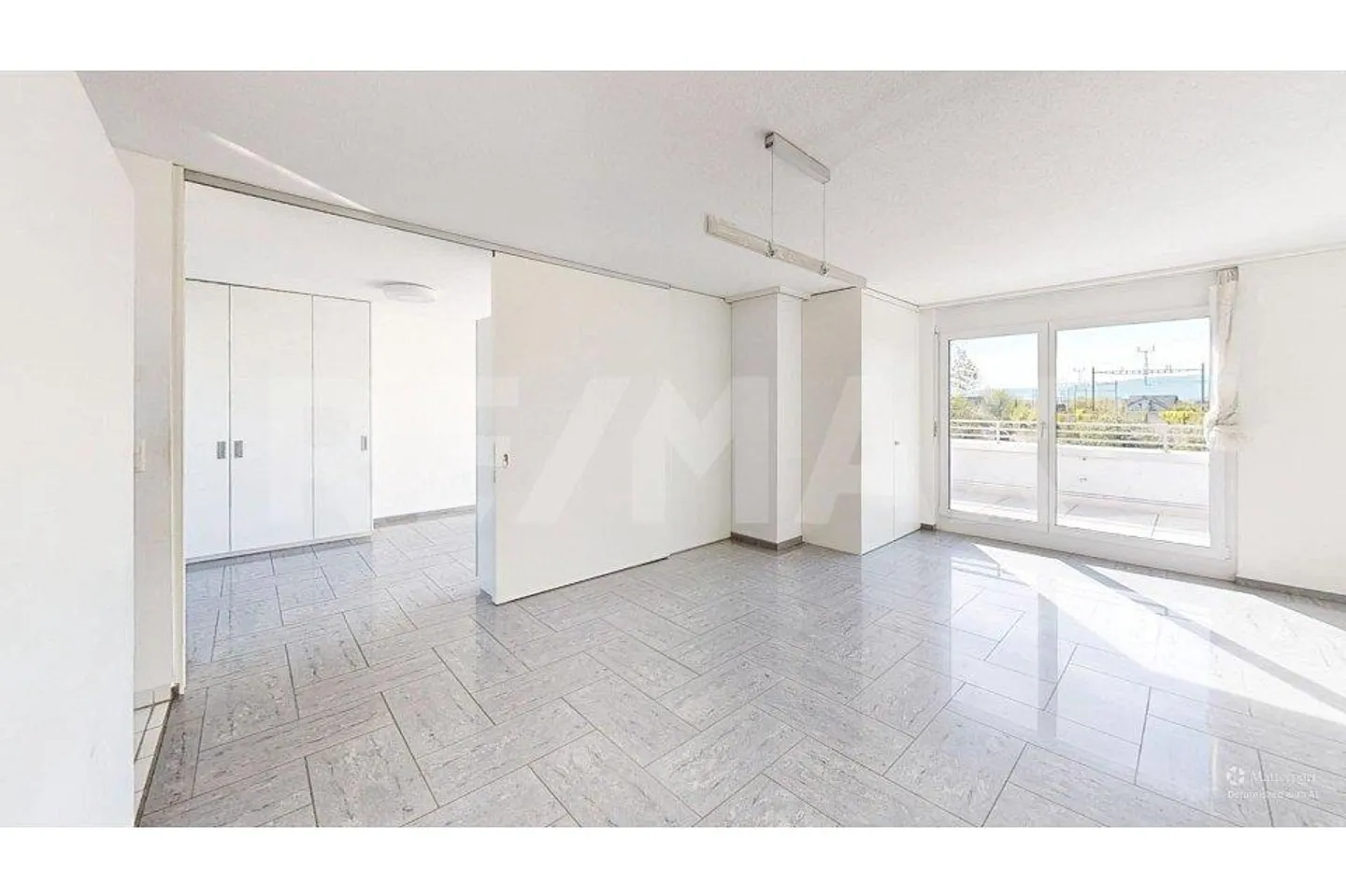 Sopra i tetti di Bülach - spazioso appartamento attico di 3,5 locali con ampia terrazza - Foto 3 di 5