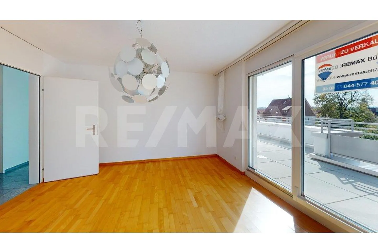 Sopra i tetti di Bülach - spazioso appartamento attico di 3,5 locali con ampia terrazza - Foto 4 di 5