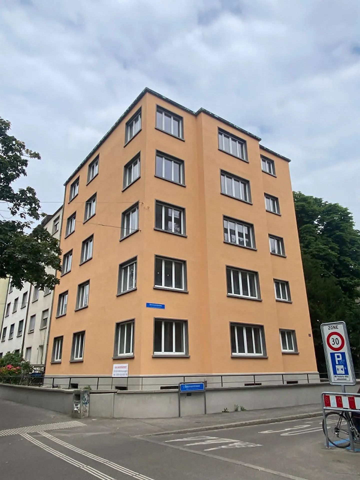 2-room apartment - Photo 1 of 11