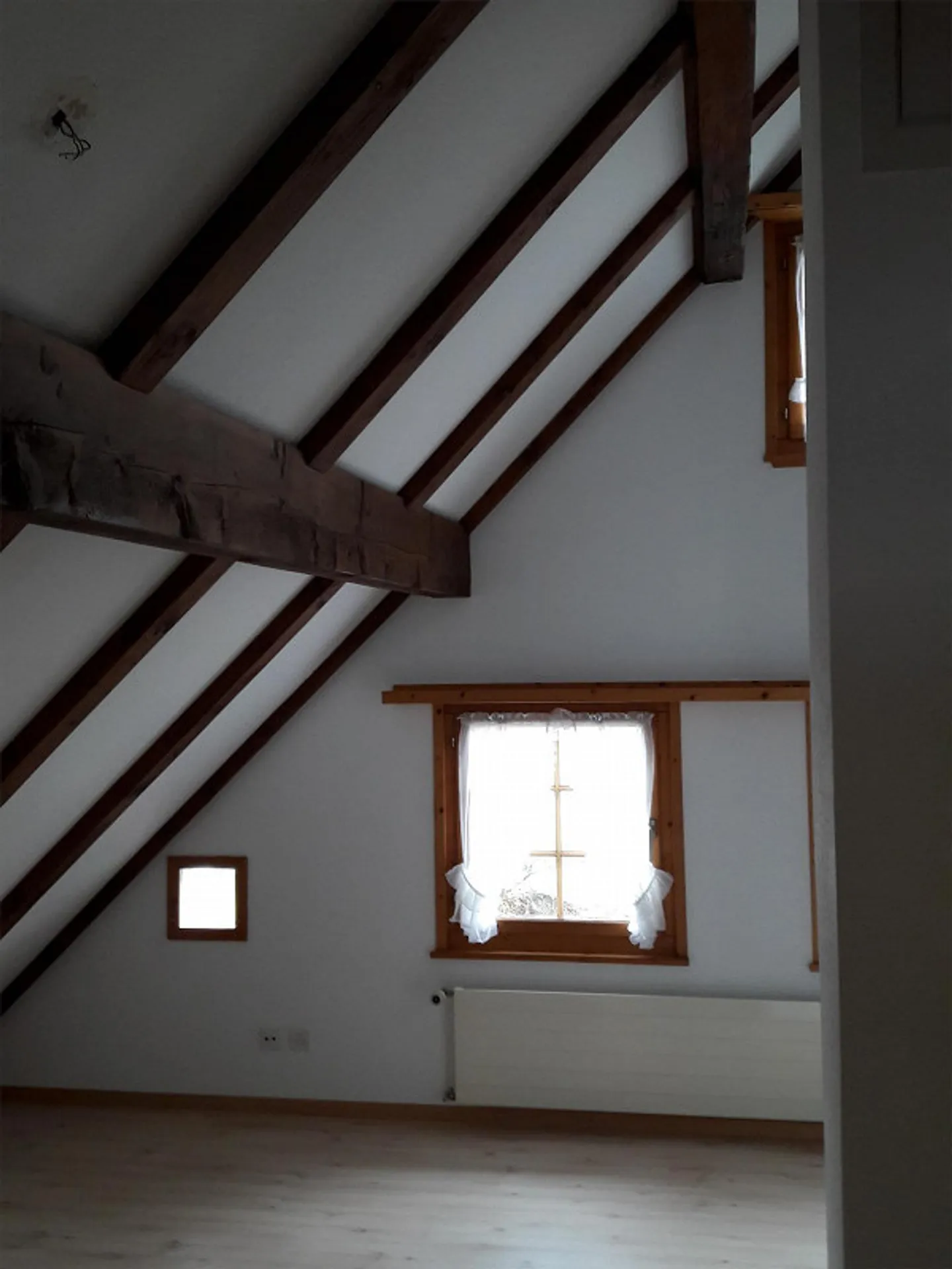 Beautiful, central and still very quiet 2 1/2 room attic apartment - Photo 3 of 7