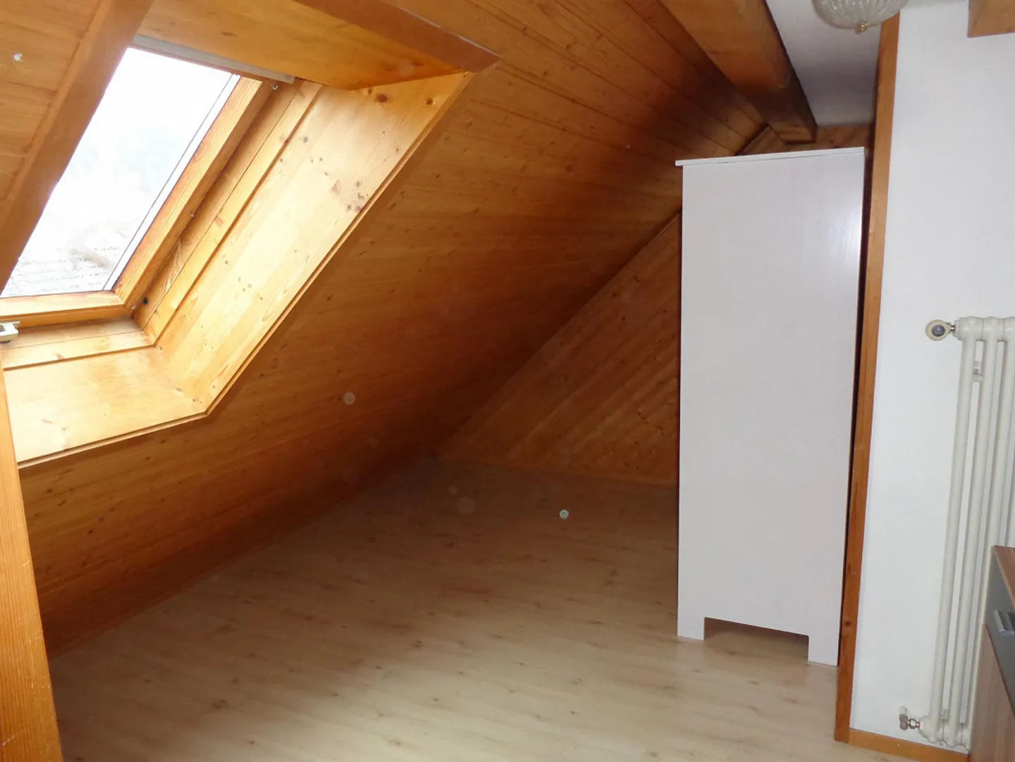 Beautiful, central and still very quiet 2 1/2 room attic apartment - Photo 6 of 7