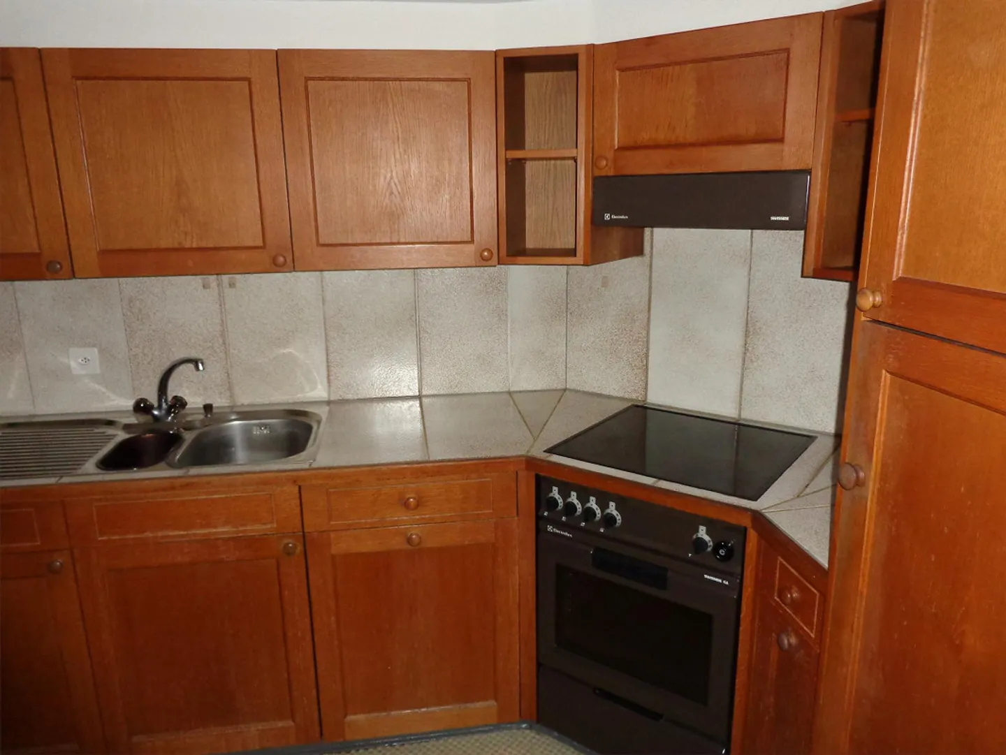 Beautiful, central and still very quiet 2 1/2 room attic apartment - Photo 2 of 7