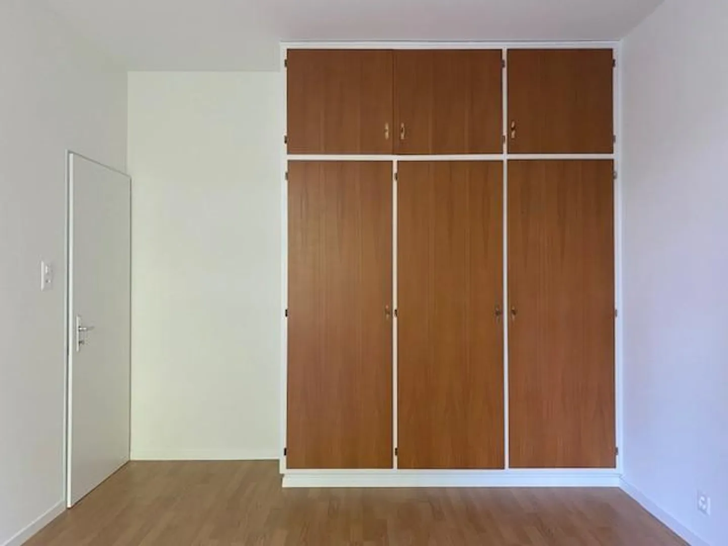 Renovierte Dachwohnung mit zwei Balkonen - Photo 7 sur 9