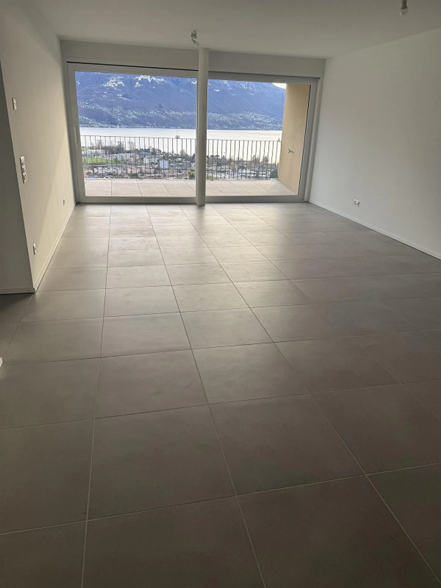 Wonderful 4.5-room apartment with lake view - Photo 1 of 12