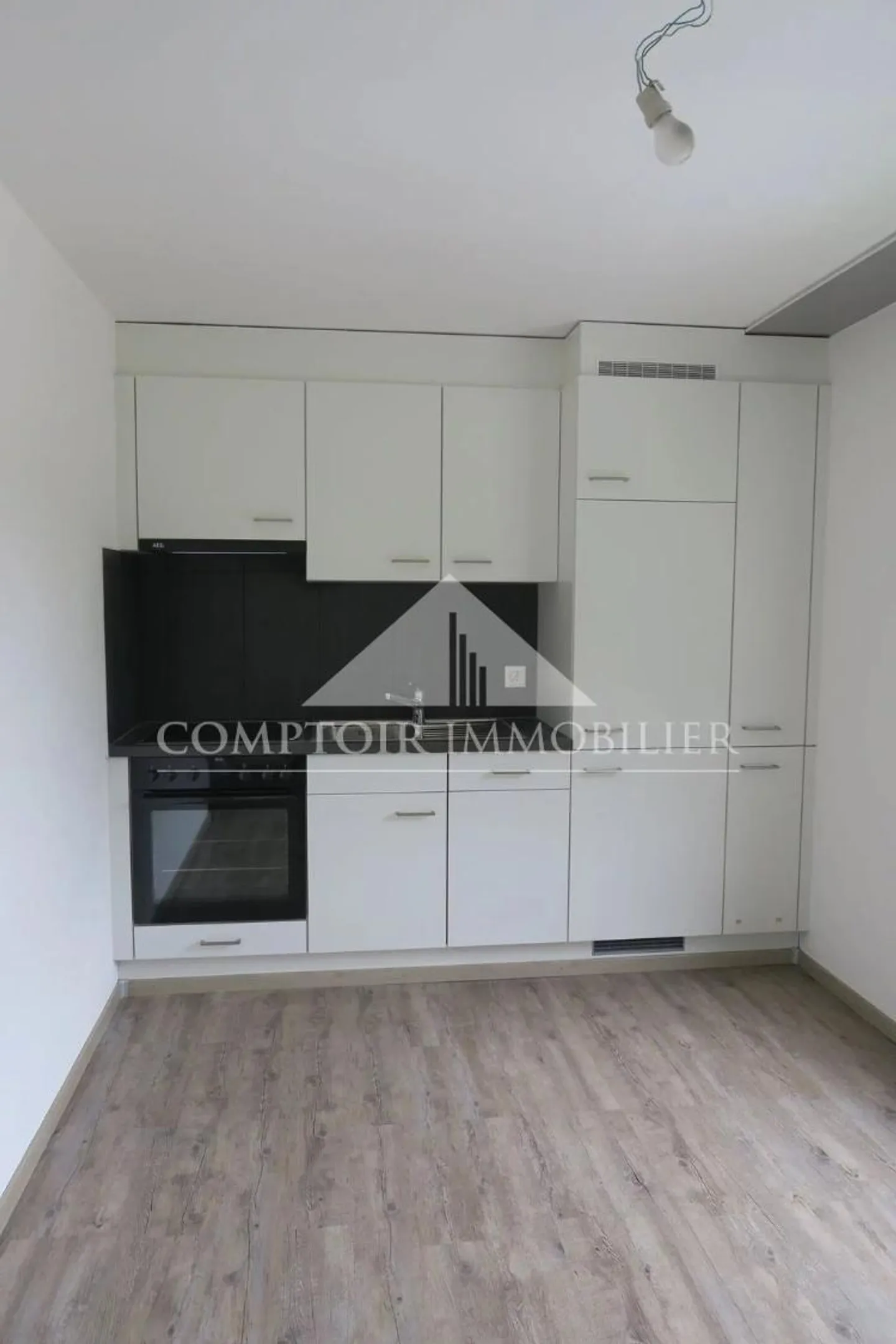 Recently renovated studio in Chalais - Photo 4 of 5