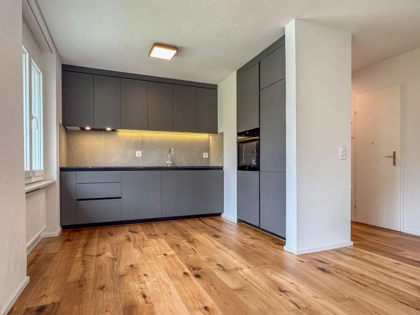 Appartamento moderno ristrutturato di 4,5 stanze con vista - Foto 1 di 11