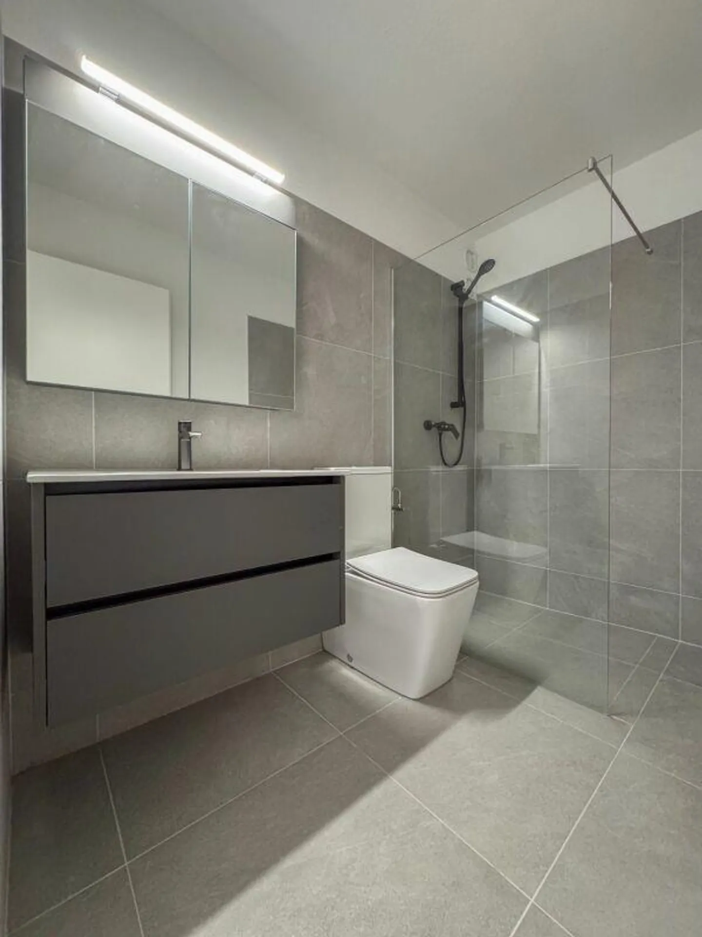 Appartamento moderno ristrutturato di 4,5 stanze con vista - Foto 7 di 11