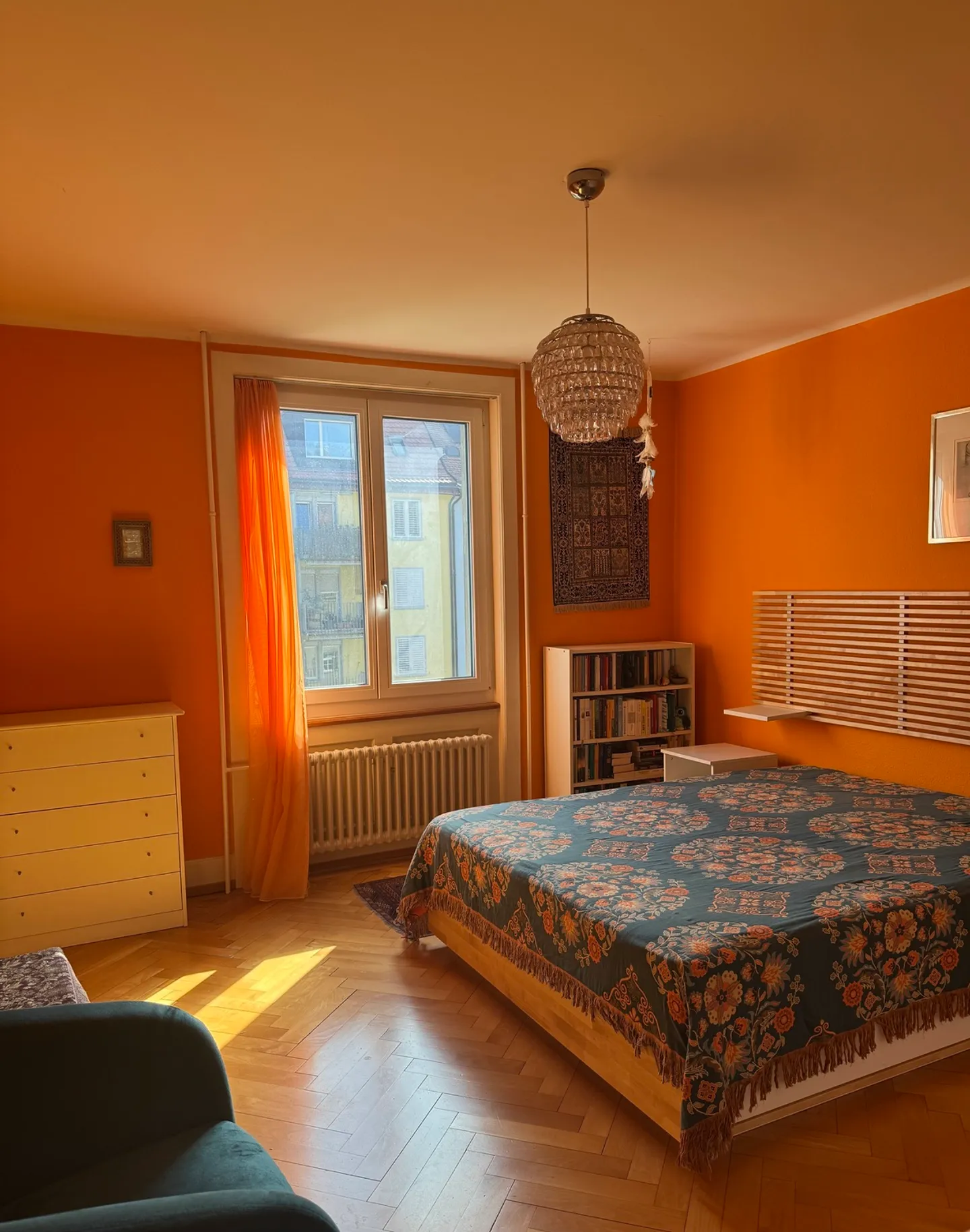 Appartement coloré 2 pièces - Photo 3 sur 6