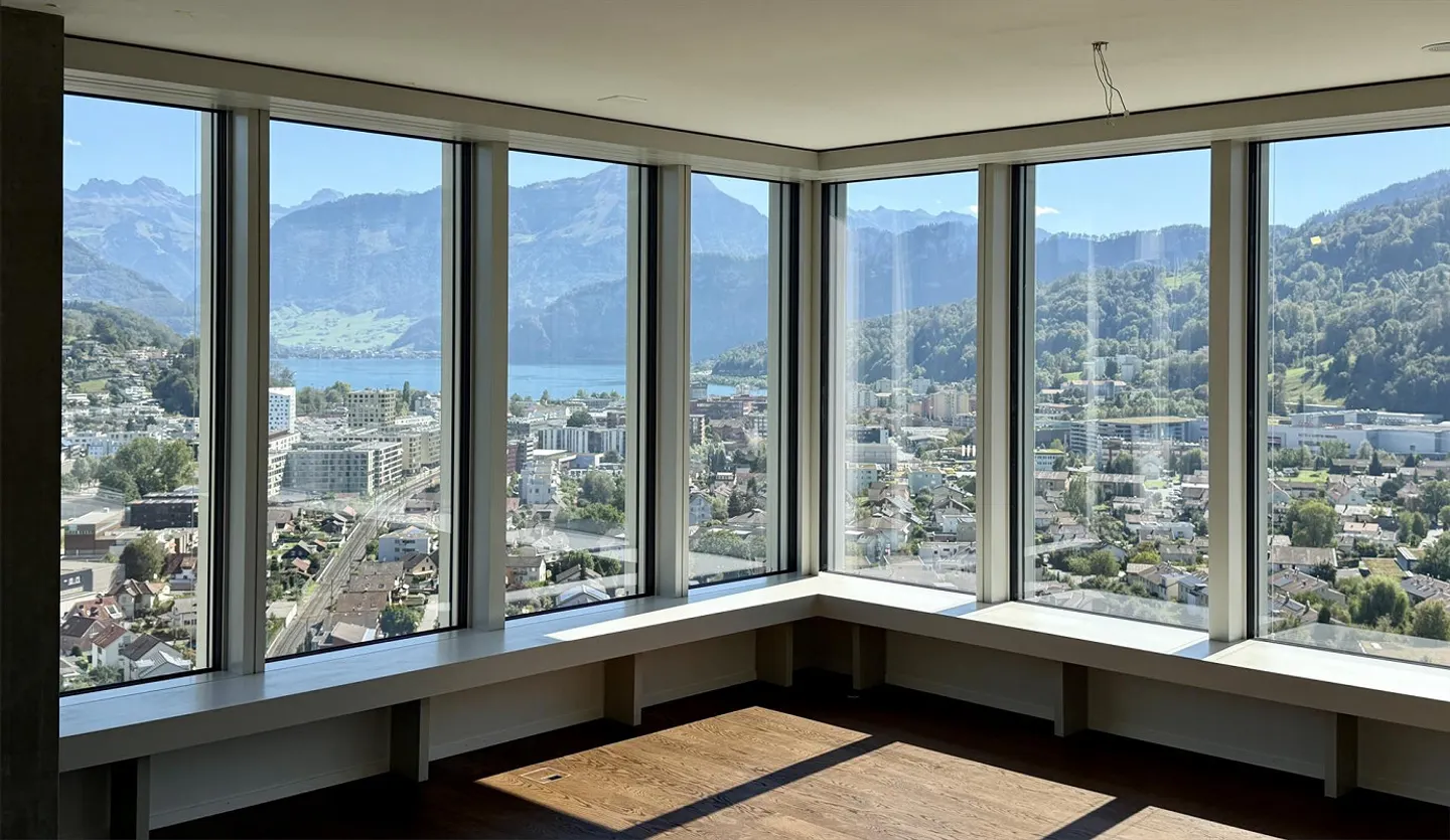 Prima locazione appartamento 2,5 locali, 68m² + terrazza di 12m² con vista lago 24° piano - Foto 1 di 12