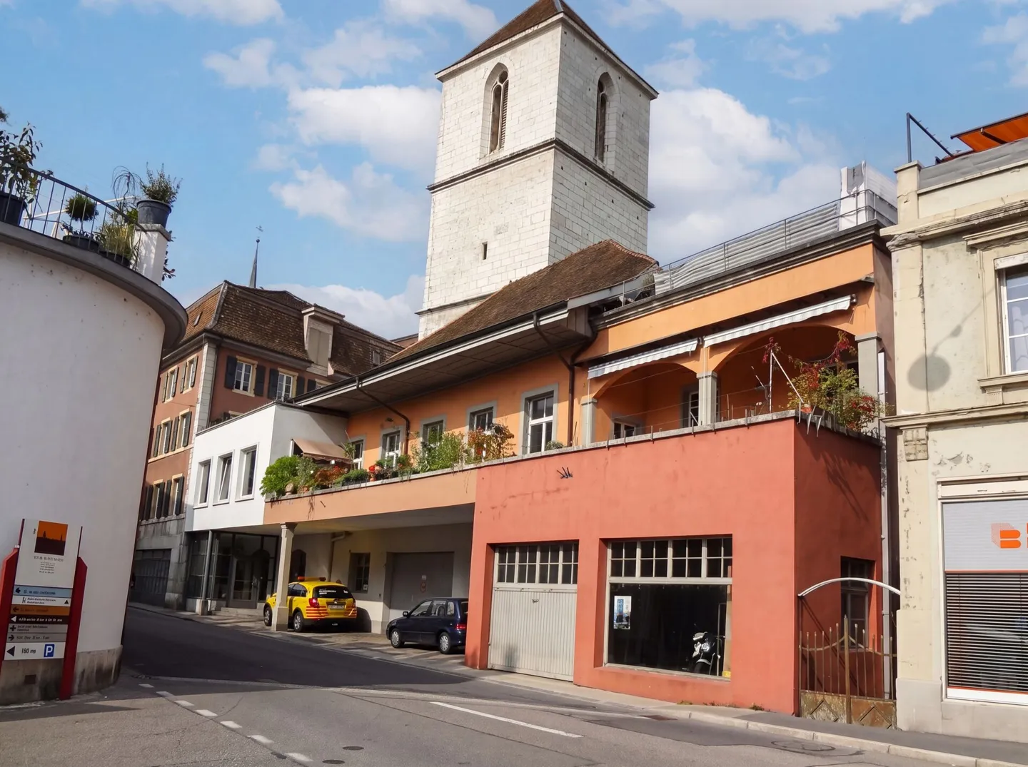 Maison multifamiliale historique dans un emplacement privilégié - Photo 4 sur 17