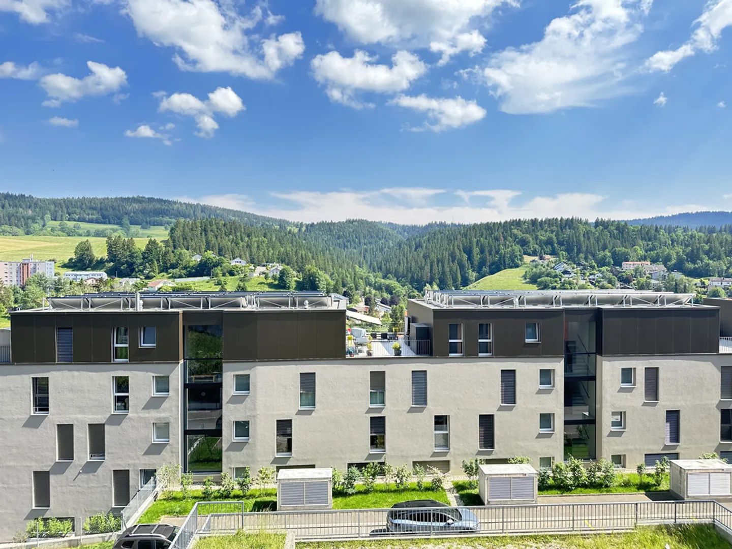 Appartamento spazioso con balcone - Foto 1 di 10
