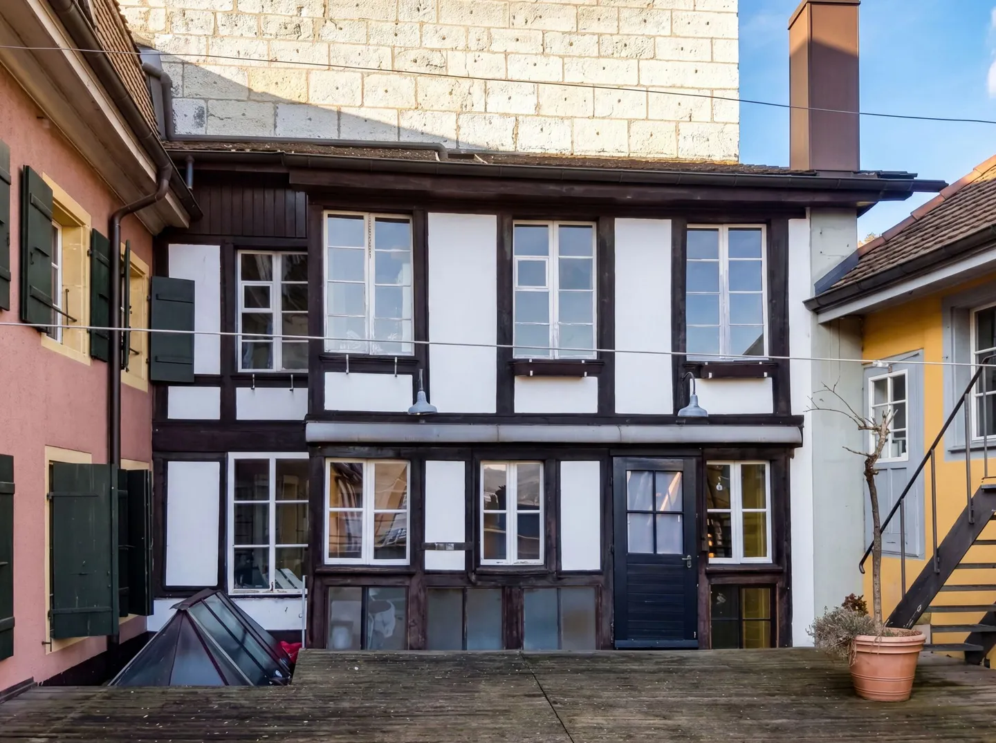 Maison multifamiliale historique dans un emplacement privilégié - Photo 9 sur 17