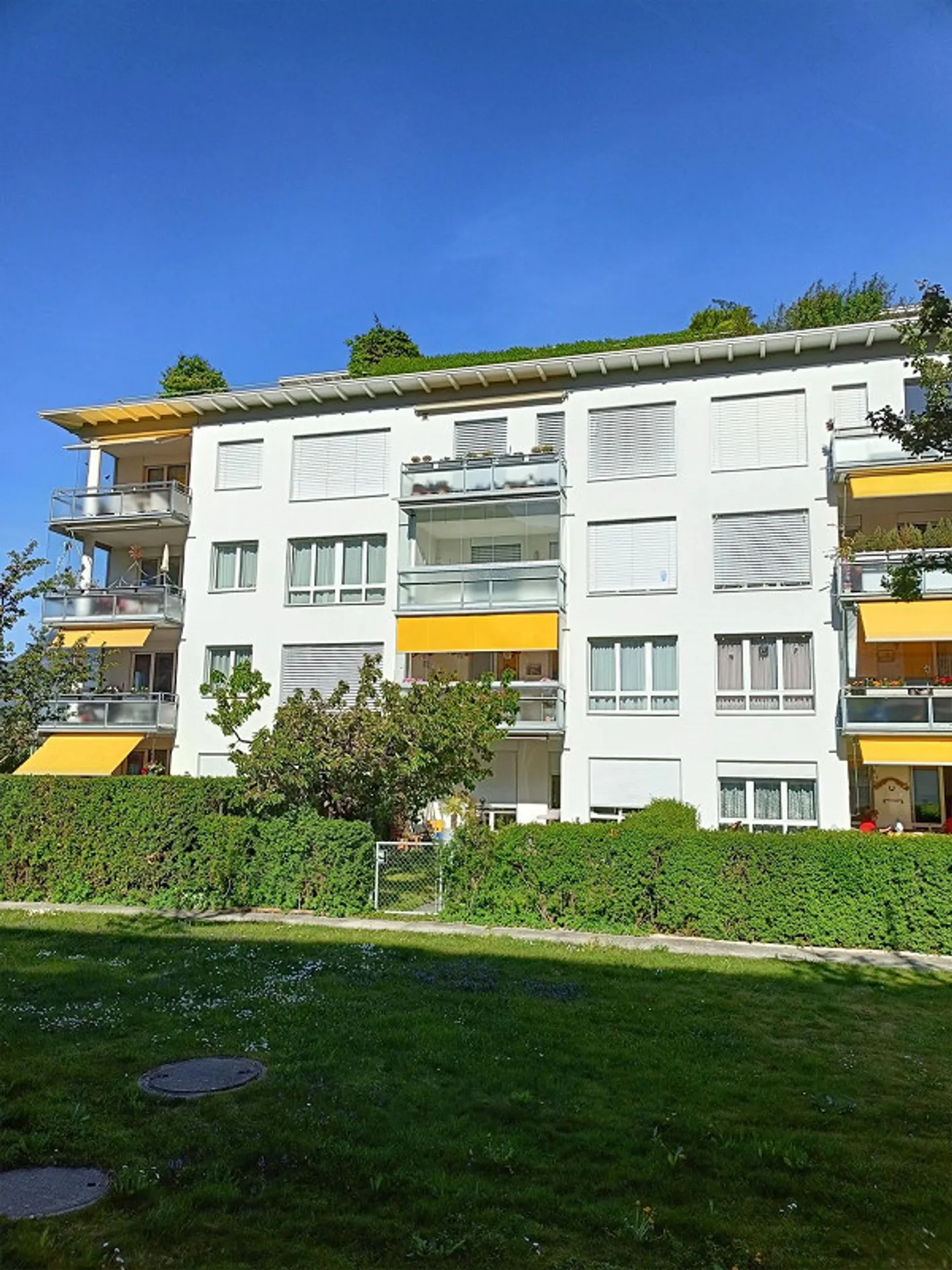 4.5-room apartment including cellar, underground parking space plus hobby room - Photo 1 of 8