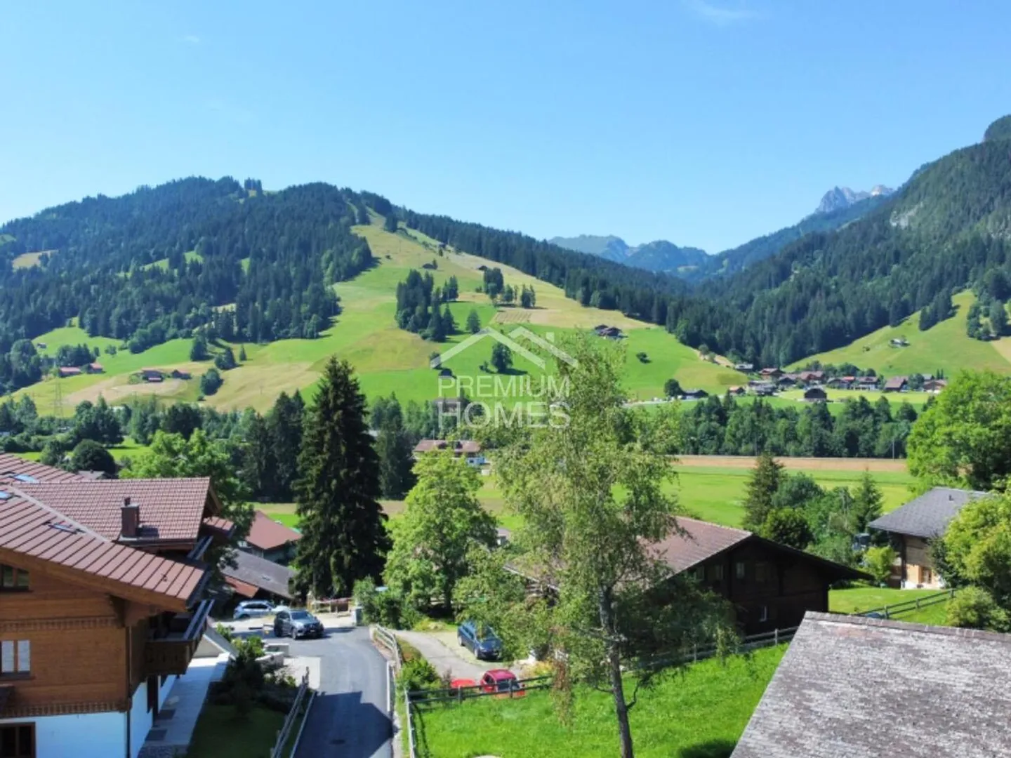 Zeitloser Schatz auf der Terrasse von Saanen - Foto 2 von 13