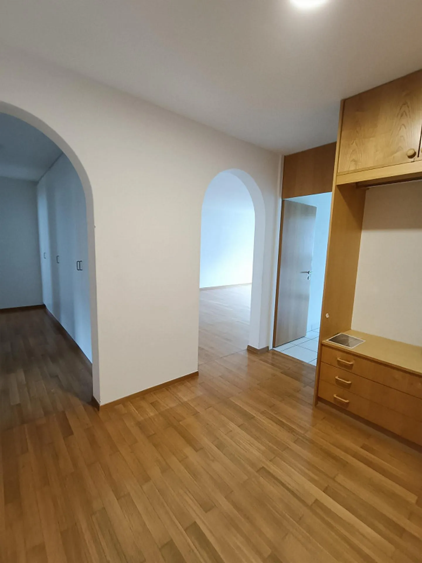 4.5-room apartment including cellar, underground parking space plus hobby room - Photo 4 of 8