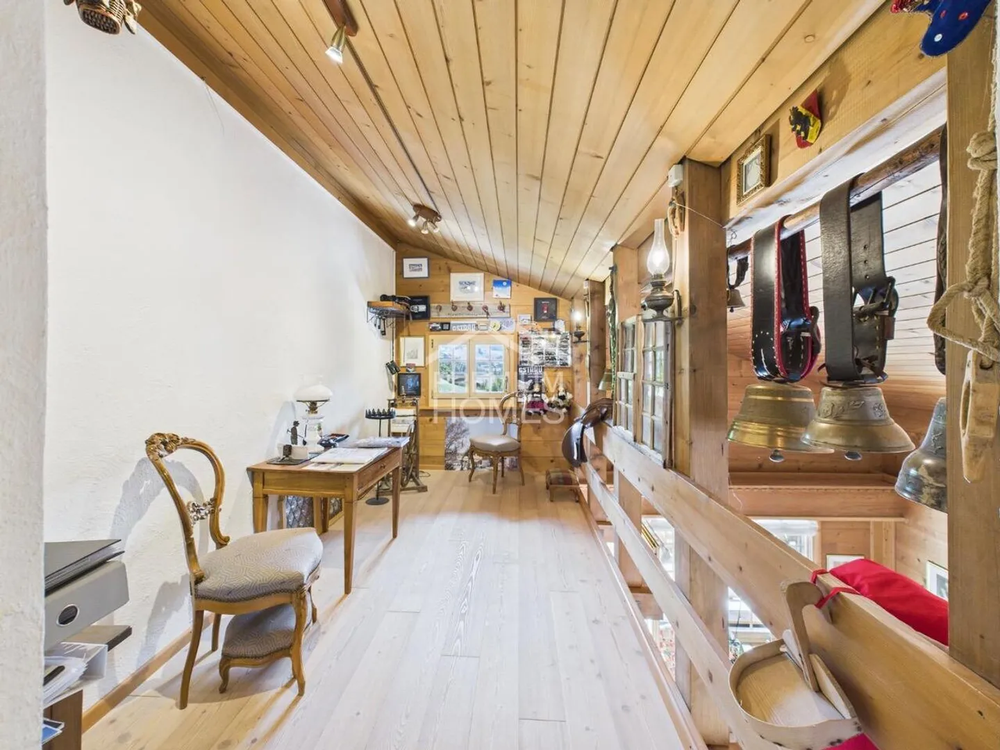 Zeitloser Schatz auf der Terrasse von Saanen - Foto 5 von 13