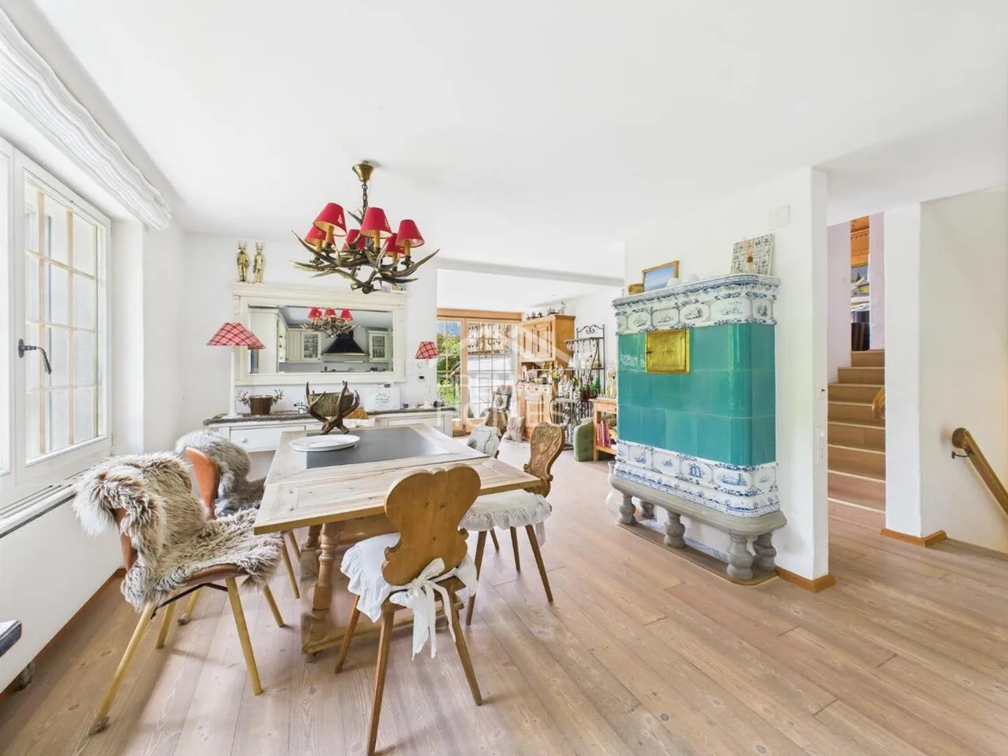 Zeitloser Schatz auf der Terrasse von Saanen - Foto 6 von 13