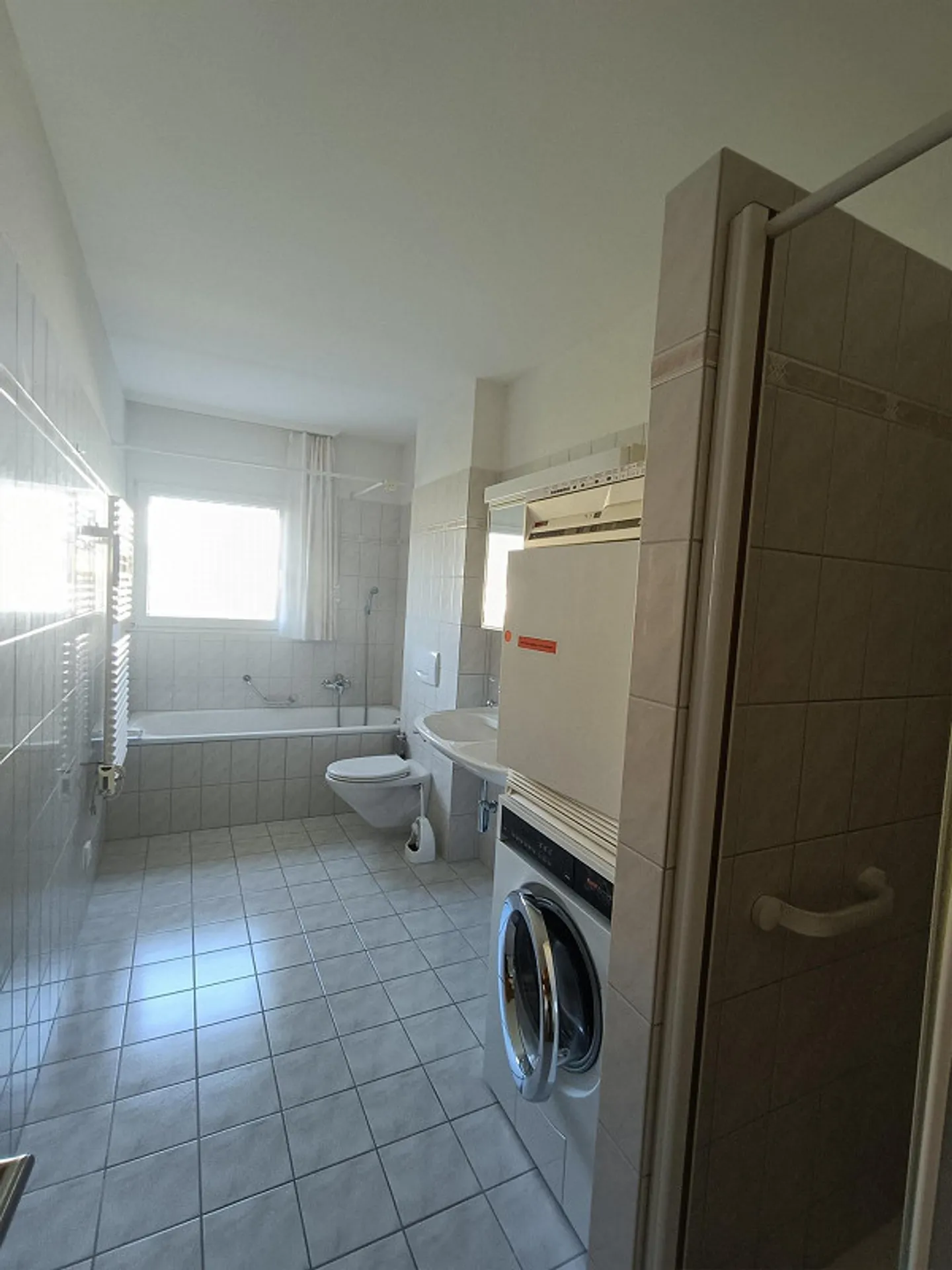 4.5-room apartment including cellar, underground parking space plus hobby room - Photo 7 of 8