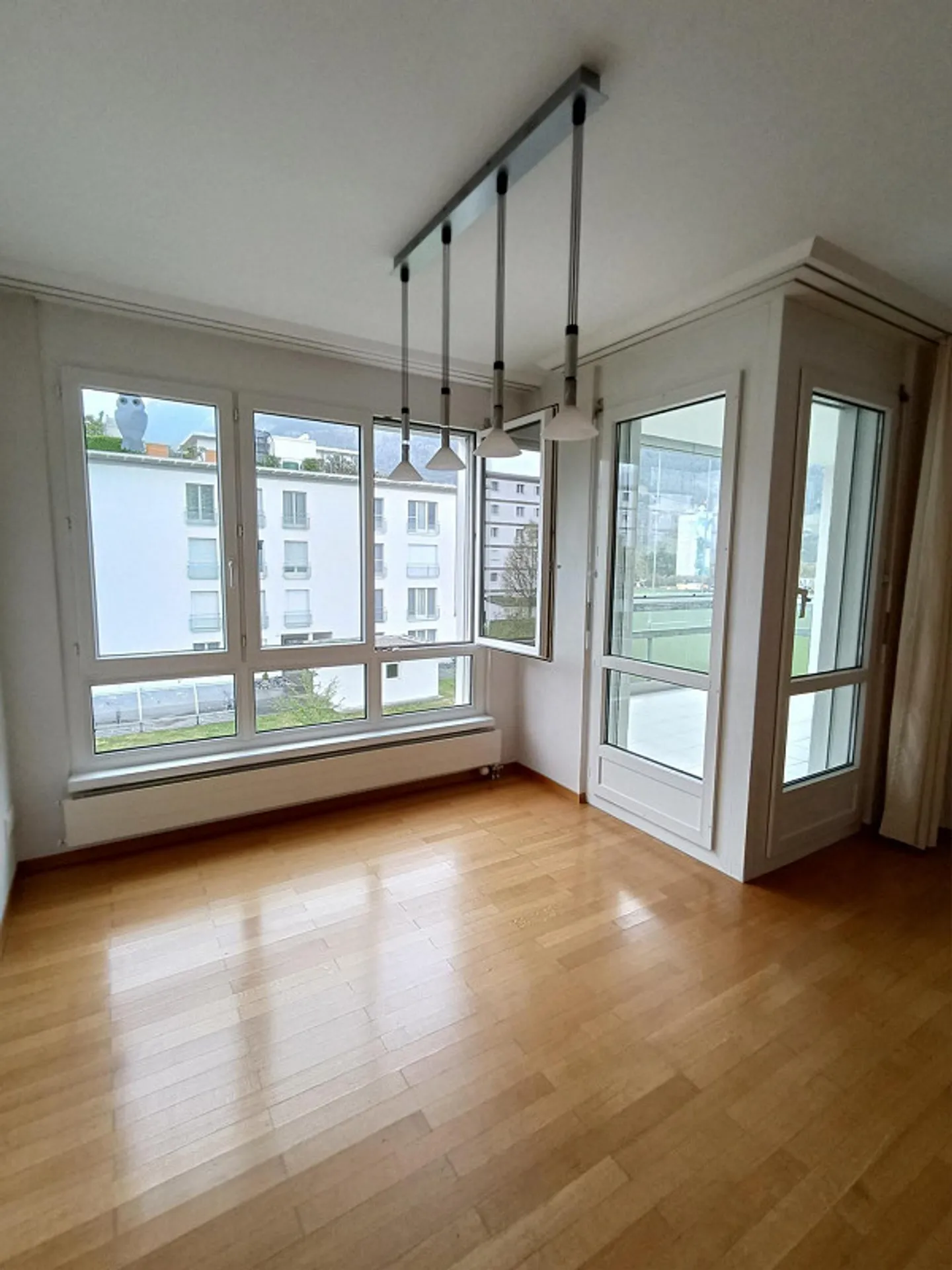 4.5-room apartment including cellar, underground parking space plus hobby room - Photo 5 of 8