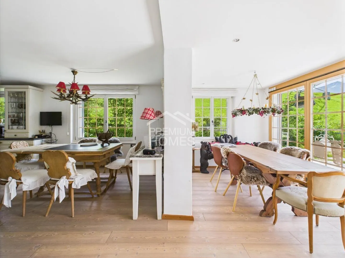 Zeitloser Schatz auf der Terrasse von Saanen - Foto 8 von 13