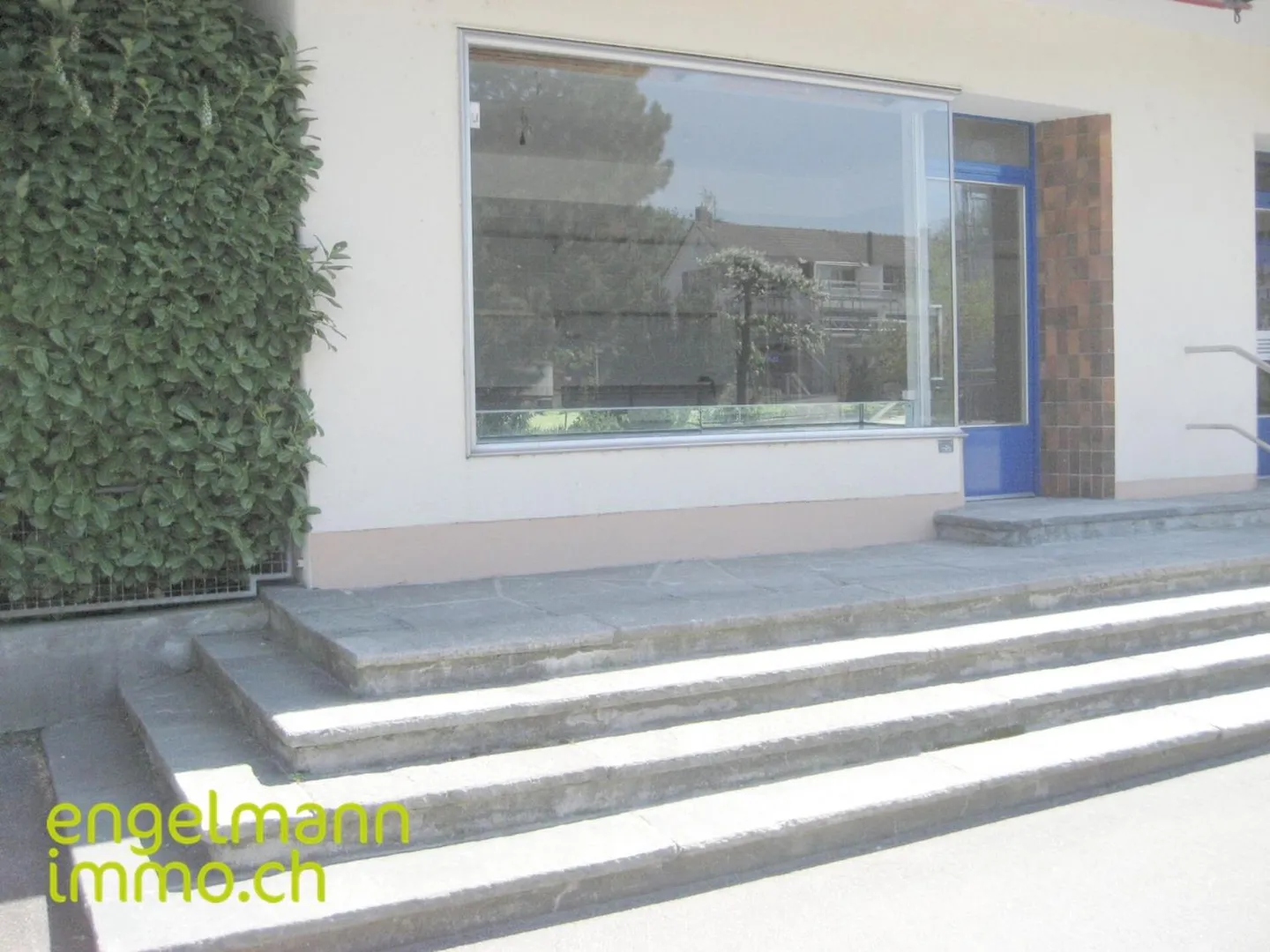 Espace commercial avec vitrine, pour bureau, stockage, institut de beauté - Photo 3 sur 7