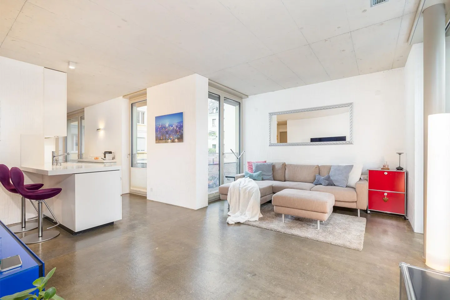 3.5-Room Apartment near Stauffacher - Photo 2 of 5