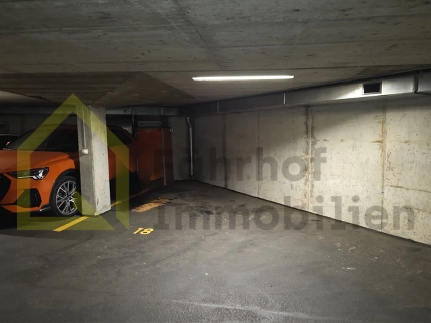 Place de parking pour motos ou petites voitures (longueur max. 2m) - Photo 6 sur 6