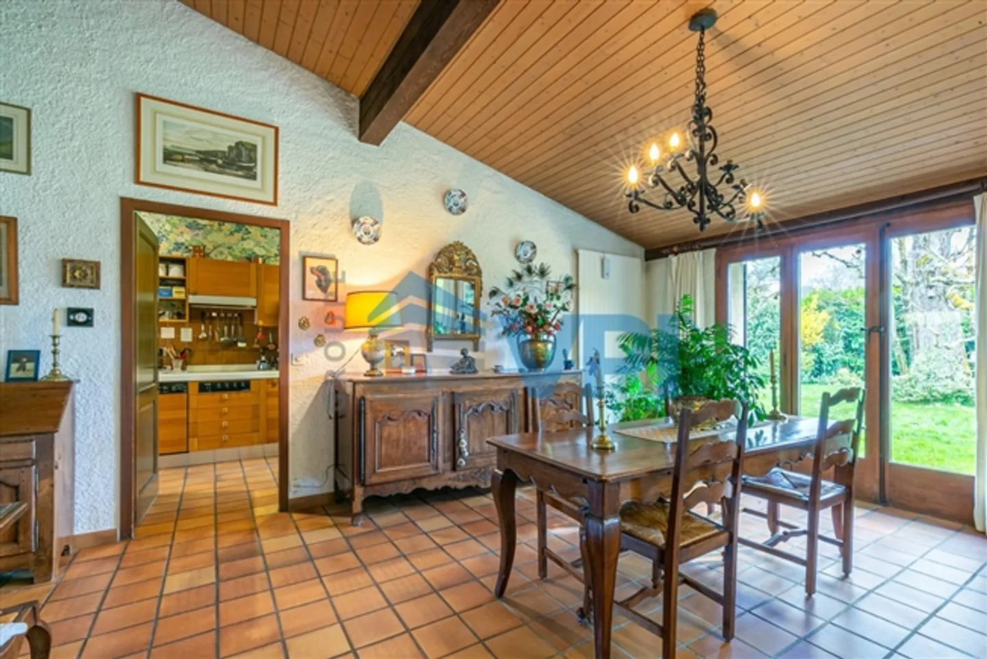 Villa indipendente con 5 camere nella città di Gy - Foto 4 di 9