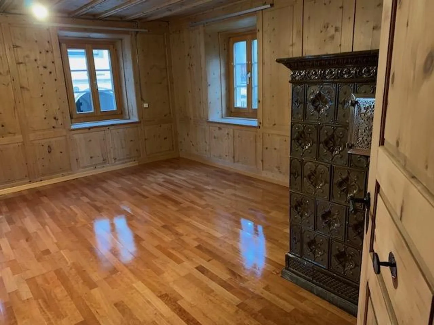 House with Stable and Garden - Photo 3 of 18