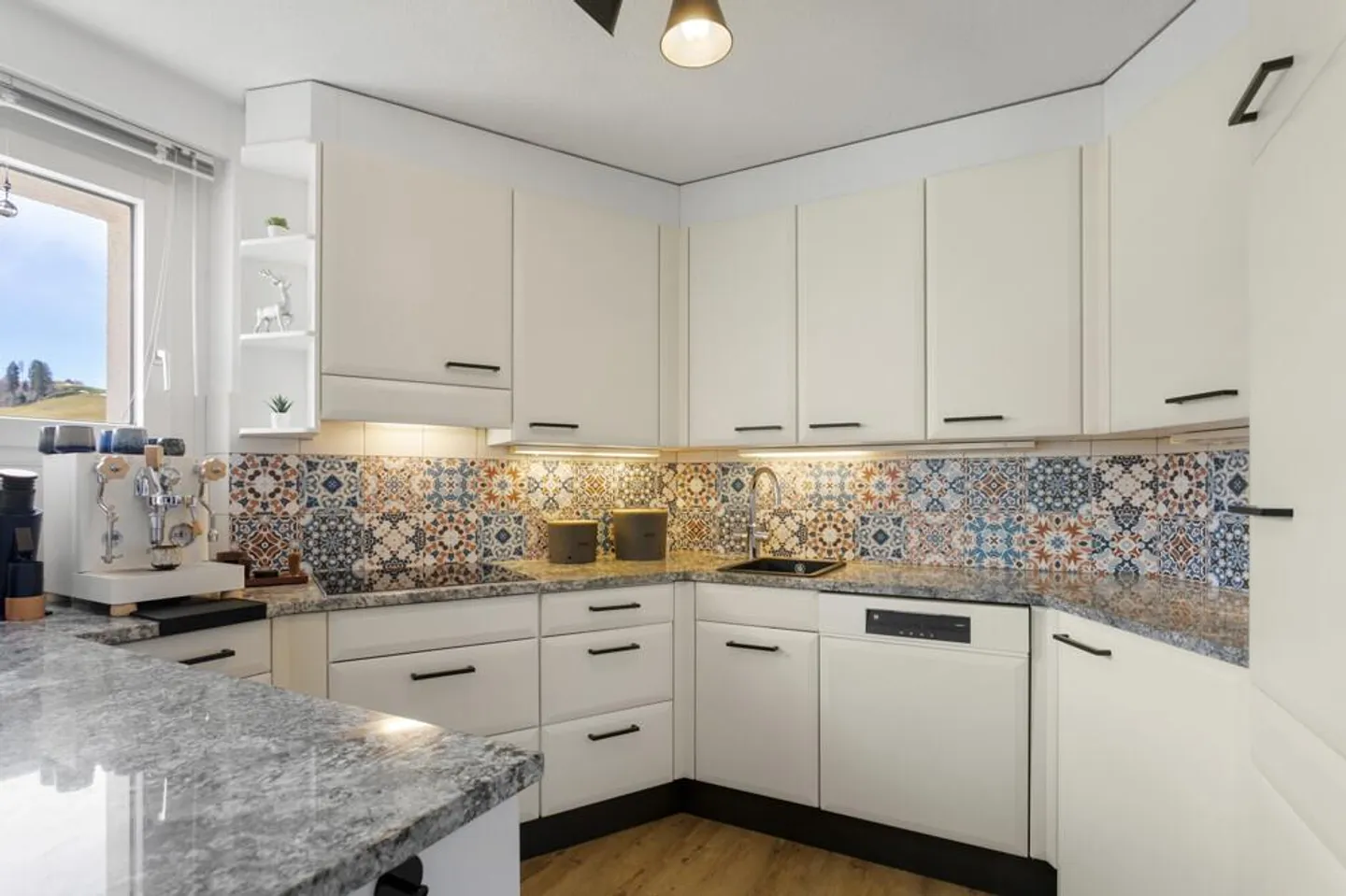 Charmante Wohnung mit Wintergärten - Foto 2 von 9