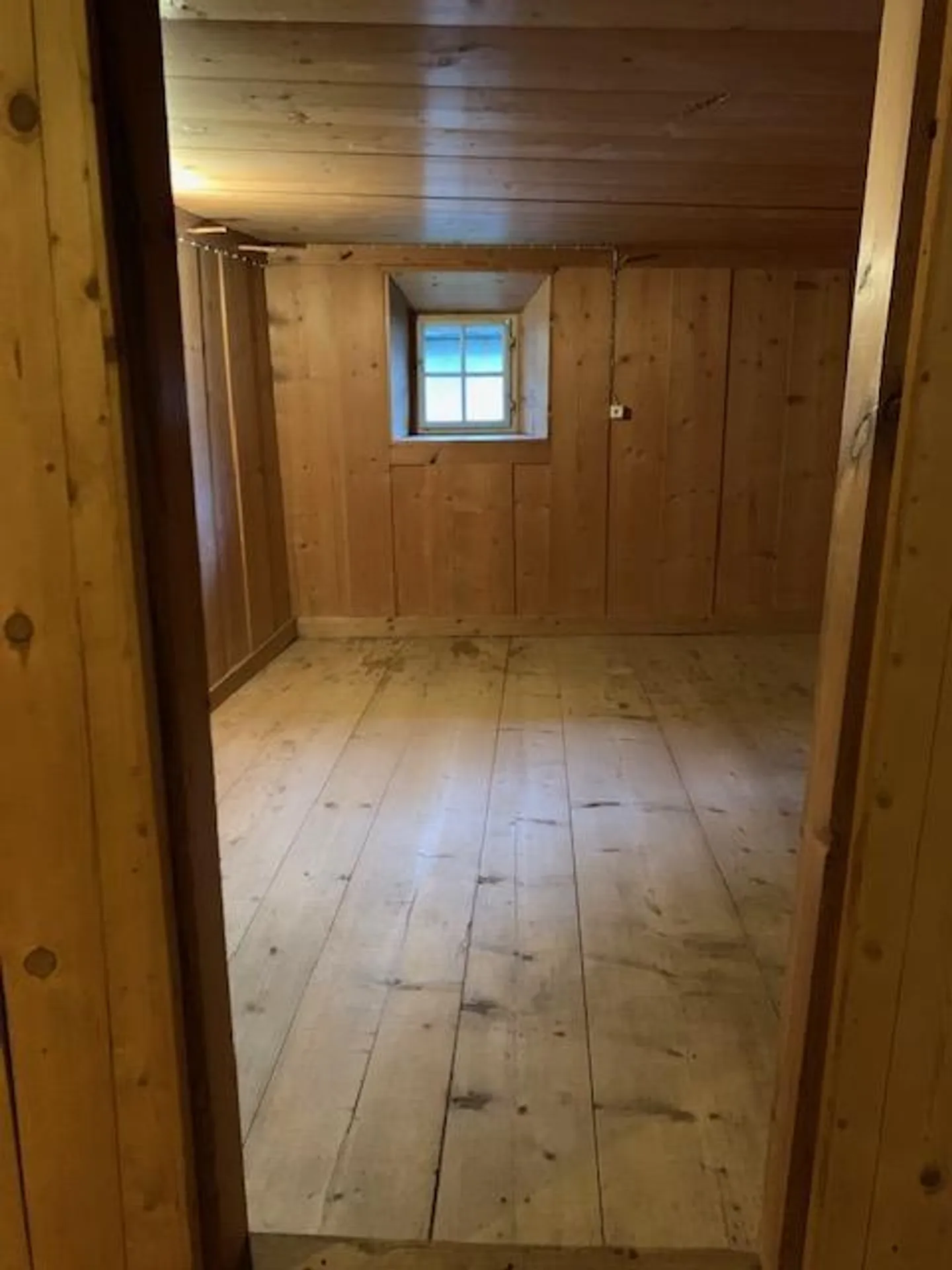 House with Stable and Garden - Photo 11 of 18