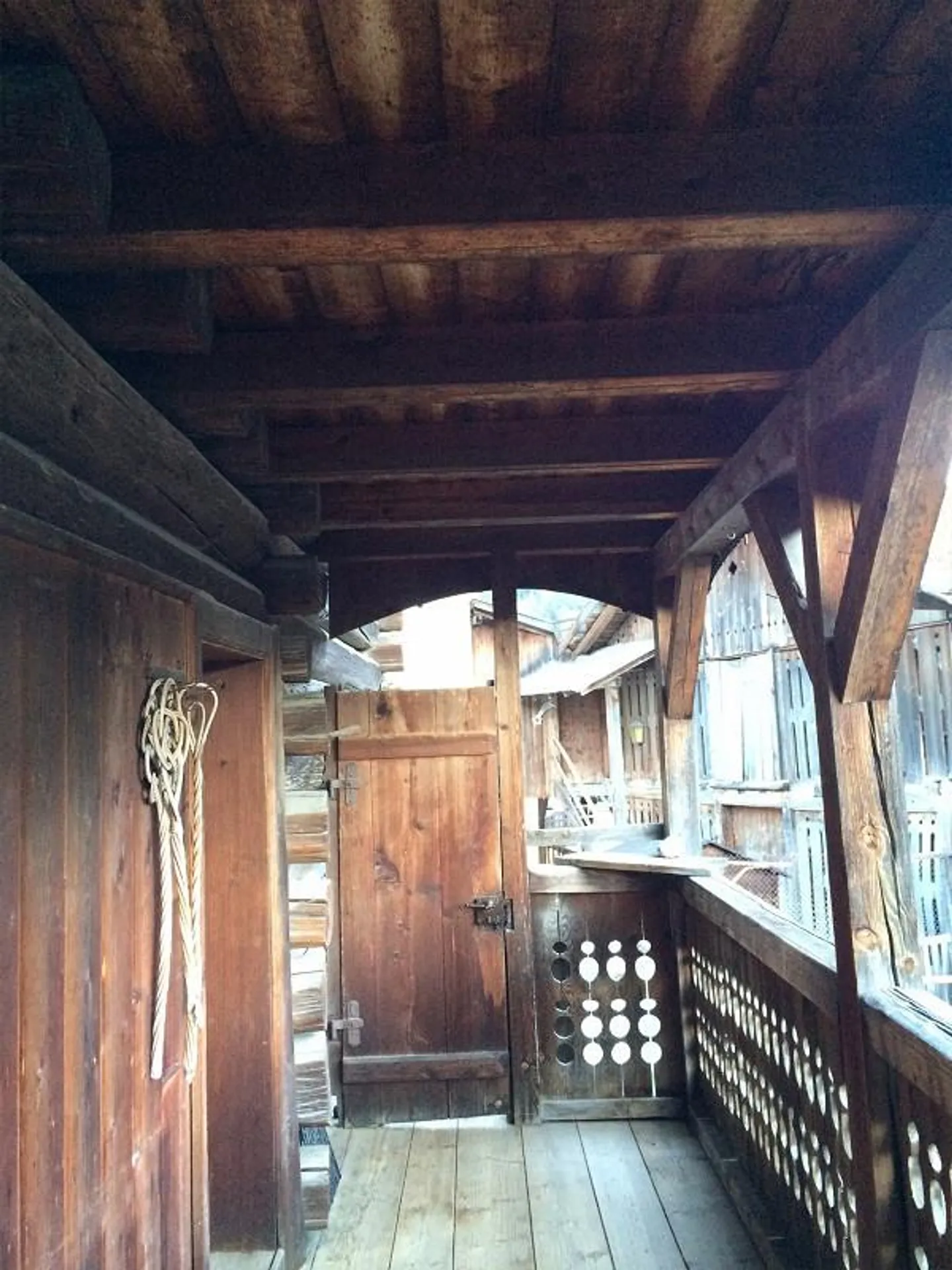 House with Stable and Garden - Photo 16 of 18