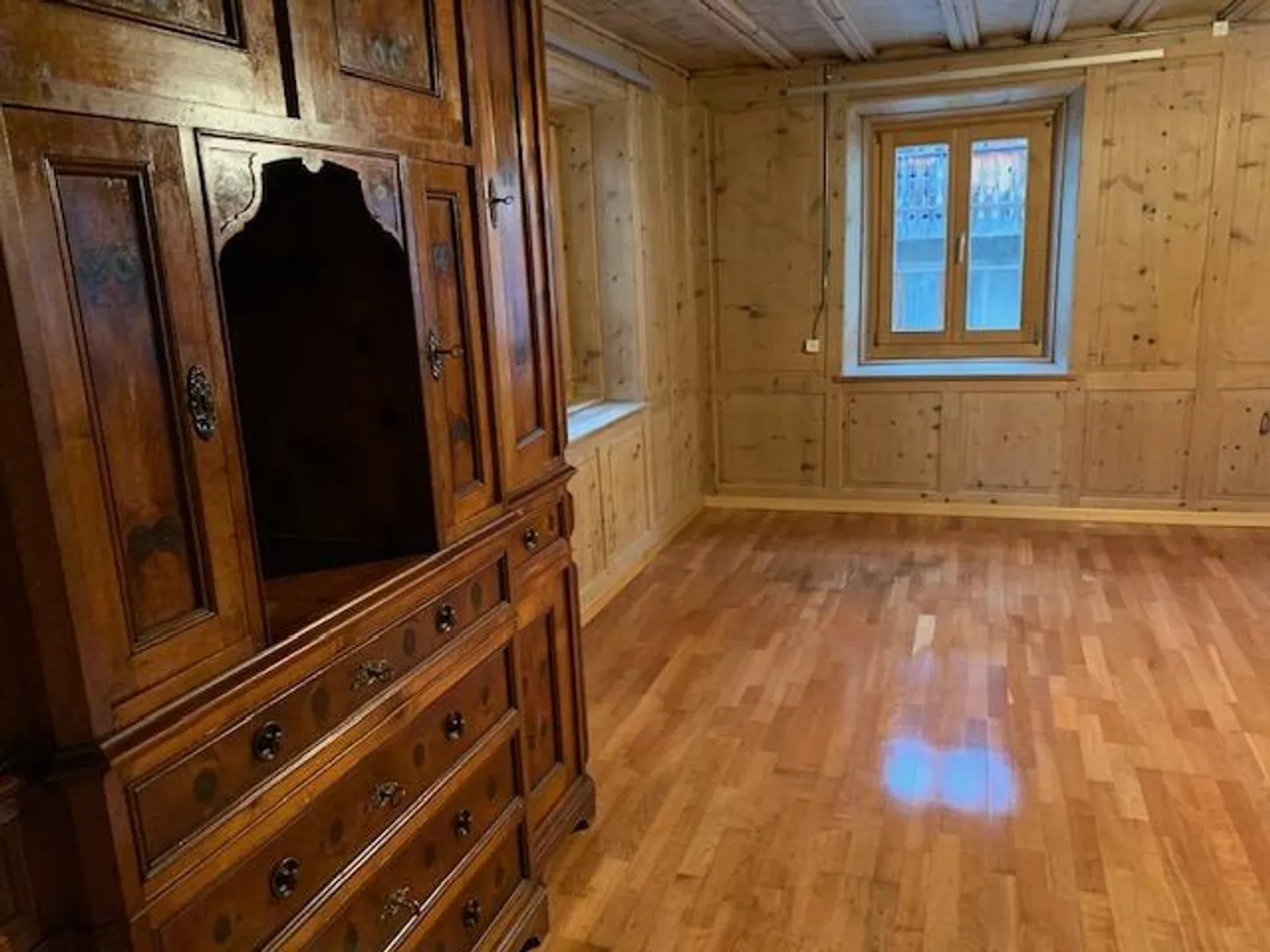 House with Stable and Garden - Photo 4 of 18