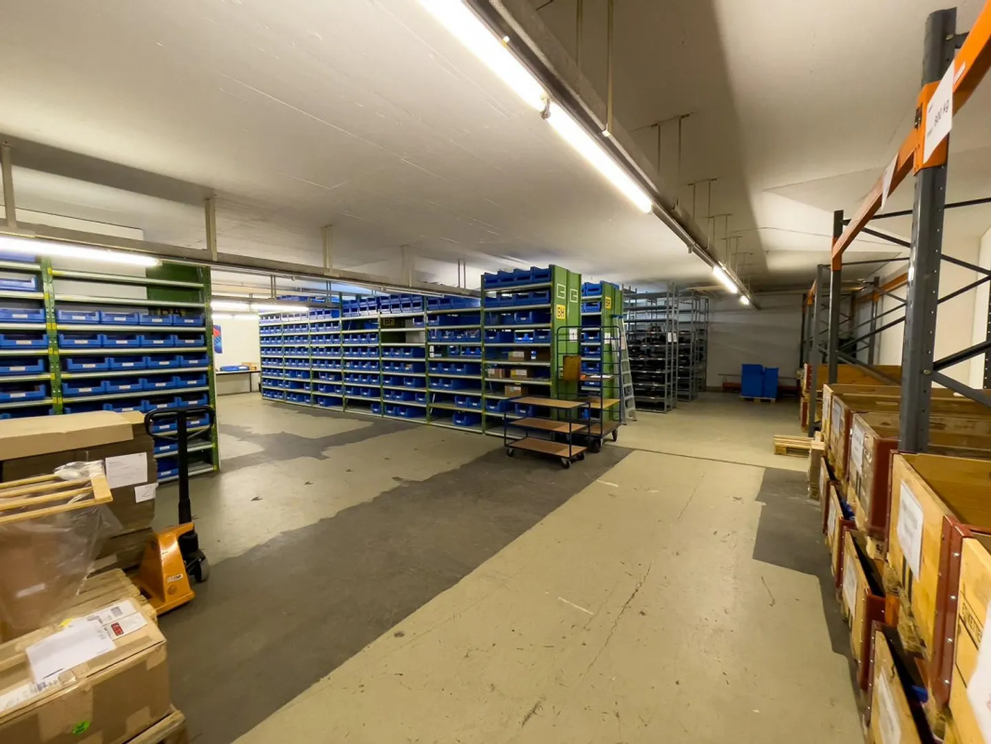 Grosszügige zentral gelegene Gewerbefläche für Lager- oder Produkti... - Foto 4 von 13