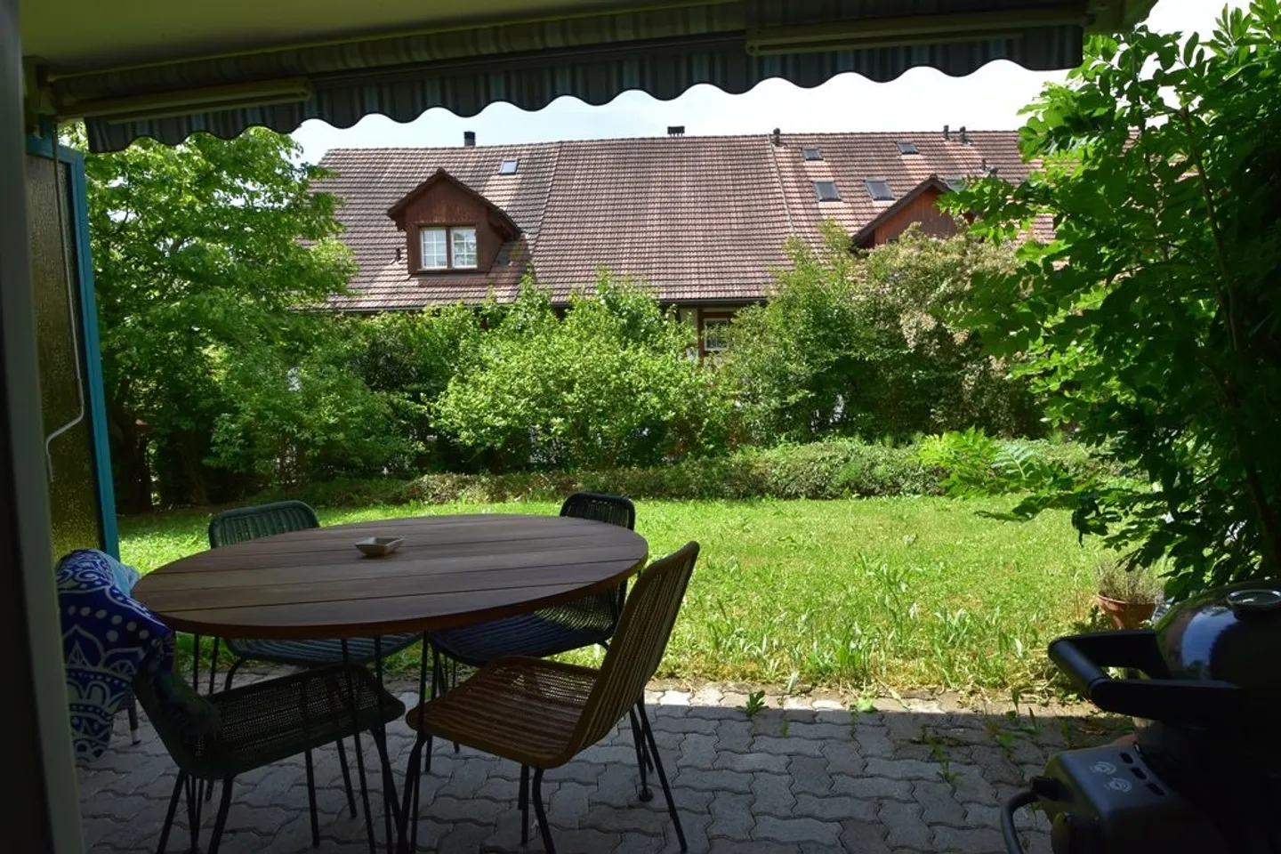 Cozy living in a quiet but central neighborhood - Photo 5 of 8