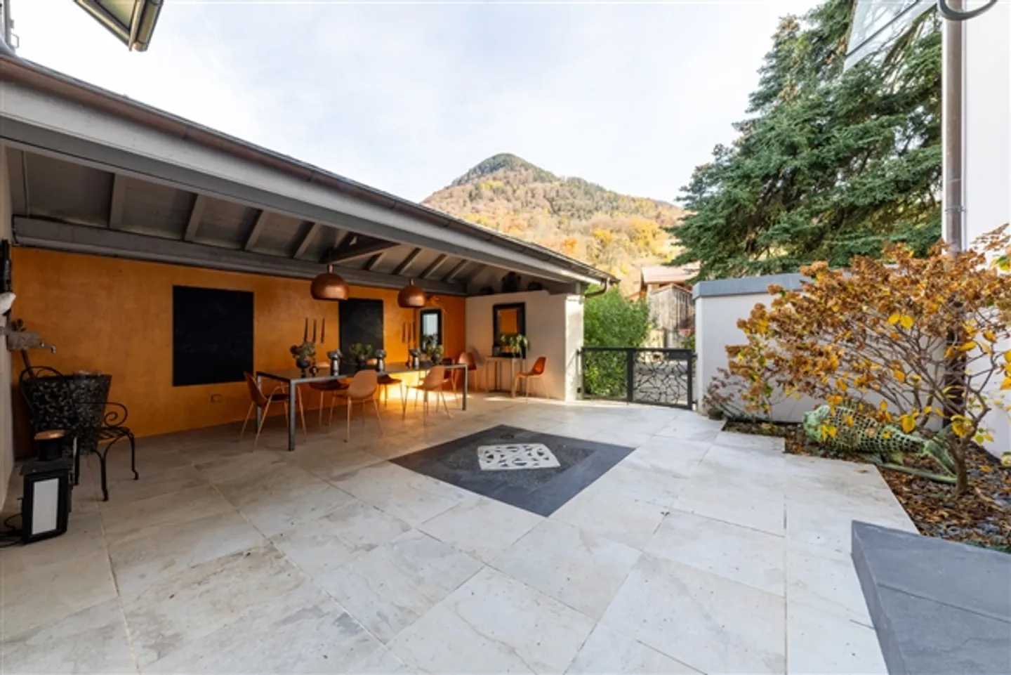 Mansion - Workshop and Park - Panoramic View - Photo 9 of 12