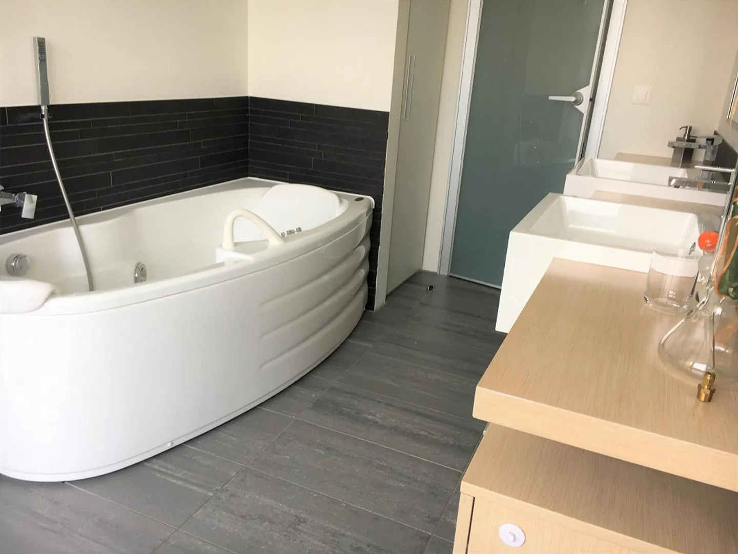 Mendrisio ZENTRUM GROßE 4.5-Zimmer-Wohnung mit GROßER Terrasse - Foto 2 von 19