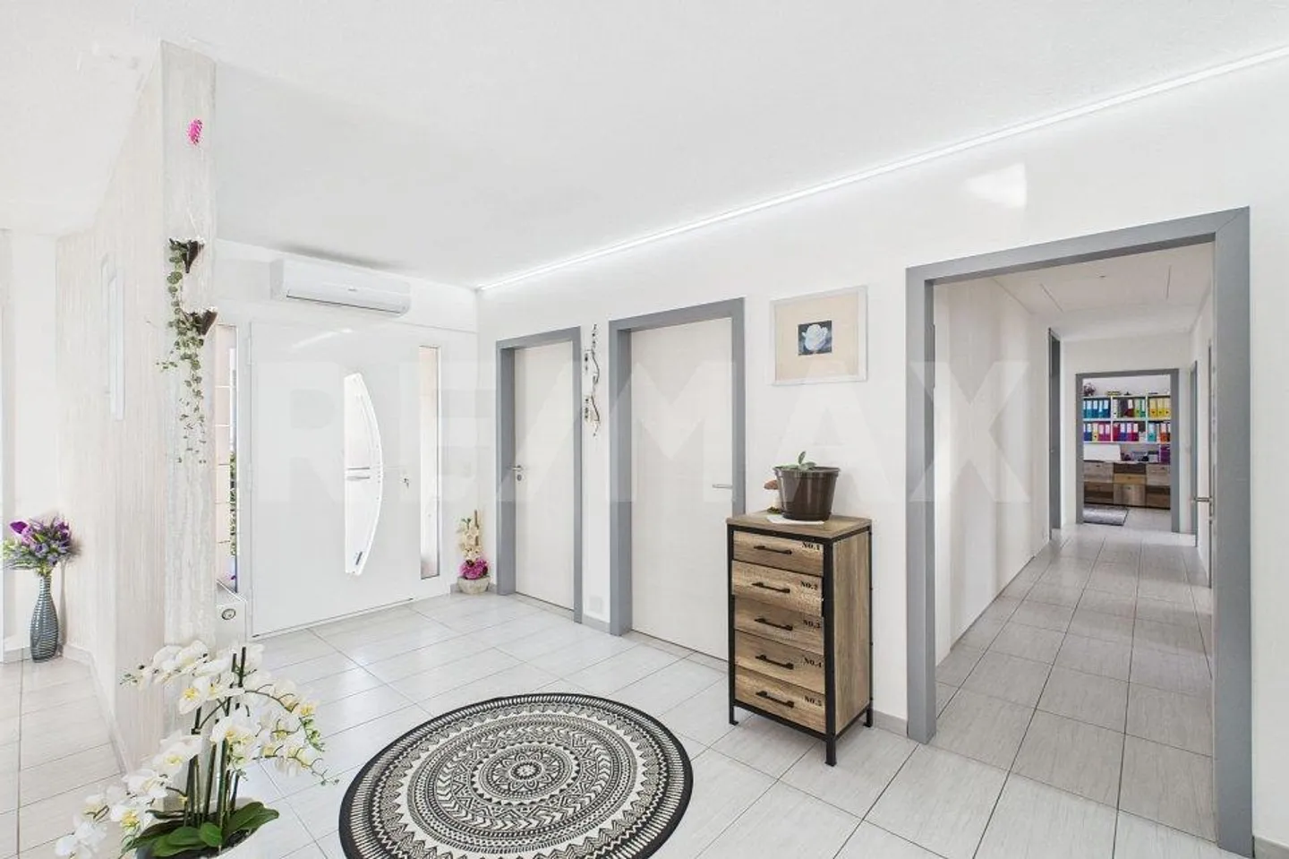 Casa bifamiliare completamente ristrutturata con ampio spazio esterno - Foto 6 di 13