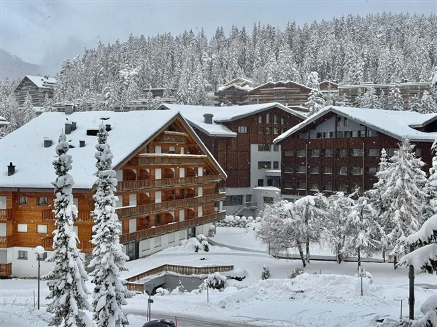 4.5 Room Apartment on the Edge of the Golf Course (Lärchen) - Privileged Location - Photo 1 of 13